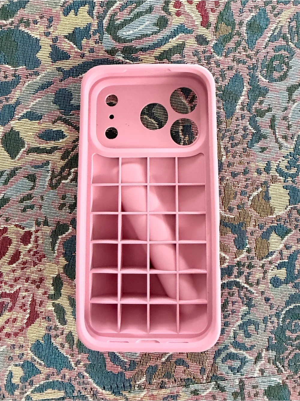 17 Pro Rhode “Pretzel” Pink Silicone Phone Case with Built-in Grip